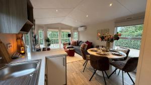 VELUWE CHALETS PUTTEN - Chalets on Park De Eyckenhoff - Private gardens and Saunas on Nationaal Park De Veluwe - Design Chalets with Cosy Setting