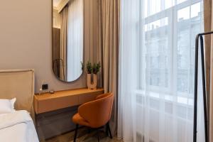 Простора двокімнатна квартира з ізольованими спальнями у центрі Львова