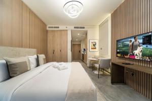 Stylish Modern Peninsula One Studio, Business Bay