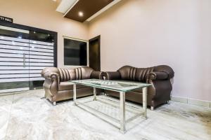 Hotel O by OYO CK Valley Hotel & Restaurant