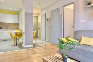 #D6 Hello Sunshine T3 Sleeps 6 Caserne de Bonne