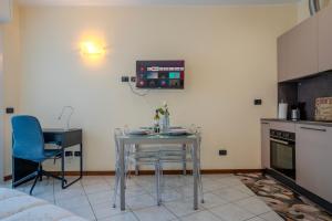Sunset Studio - studio apartment & garage, near A8 highway