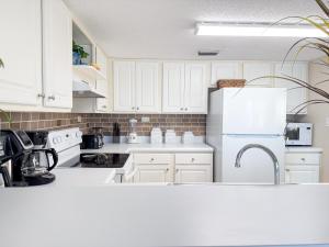 Islander Beach Resort #7005