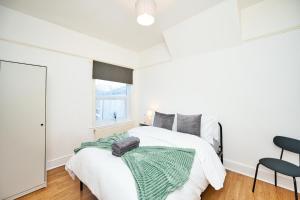 Spacious 2-Bed Leyton Flat Near Olympic Park