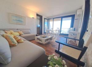 Brigantine112 - Appt 4 pers climatisé vue mer avec accès direct au port, proche de St Tropez et ses plages