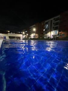 Habitación confortable cama doble Ibagué