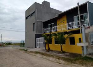 Sobrado amplo e aconchegante, onde o mar é sua janela