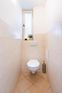 Prague Days - Riverside Two-Bedroom Apartment with Workspace in New Town