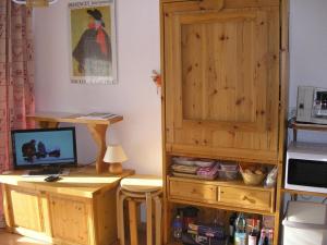 Studio cabine 3 pers 2* exposé sud avec parking privé - FR-1-263-154