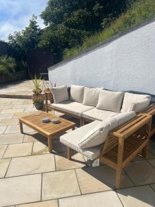 Beautiful Coastal retreat with beach and large garden