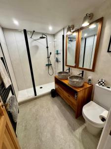 Beautiful Coastal retreat with beach and large garden