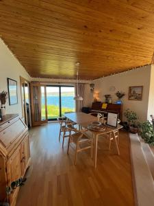 Beautiful Coastal retreat with beach and large garden