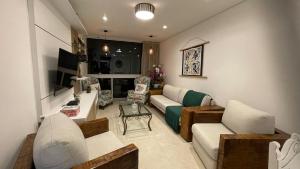 Apartamento Frente Mar Praia das Pitangueiras Guarujá 3 Suítes até 7 Hóspedes com Serviço de Praia