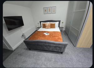 Luxury 5-Bedroom Peaceful, Modern Family-Friendly