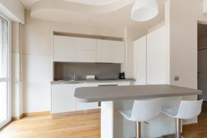 GuestHost - Bright Apartment Milan Gambara