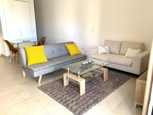 Sunlit Condo ubicación privilegiada & vistas