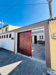 Casa com 5 Suítes, privativa e bem localizada, até 12 pessoas