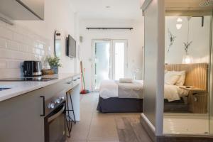 Bellavista Buzz Stylish 1BR Oasis Just Steps from the Metro