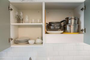 Bellavista Buzz Stylish 1BR Oasis Just Steps from the Metro