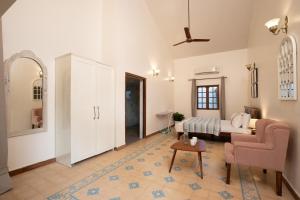 Villa Esperanza Private Pool Walkable to Candolim Beach
