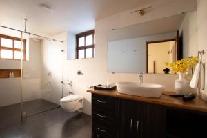 Claro Stay - Esperanza Villa Private Pool Walkable to Candolim Beach