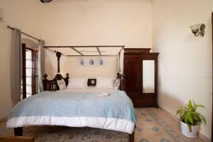 Villa Esperanza Private Pool Walkable to Candolim Beach