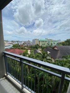 Apartments with access to Rama IX Park