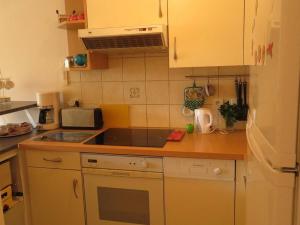 Appartement T2 Climatise avec Loggia à La Favière, Proche Plages et Commerces, Parking Inclus - FR-1-610-2