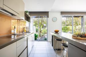 Magenta Coastal Oasis 1501