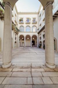 Hybrid Icon Rooms Gallery City Center