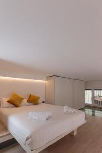 ArtStay - Exclusive Apt Near Metro M1, AC, Parking