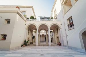 Hybrid Icon Rooms Gallery City Center