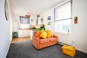 Seaside Home with Parking Near Tolcarne Beach