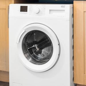 Cozy Two Bed House - Garden - Parking - Smart TV - 2GMS