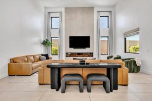 Luxury Lounge - 5BR Pool&Spa Sauna Firepit