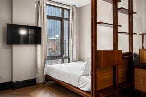 Freeman 401 by Rove Studio w Shared Amenities