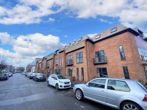 #91 King Chambers 1 Bed Apartment