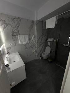 Modern Majesty Apartament