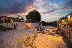 Mobile Home Kapo I Exclusive Mobile Home with Private Pool