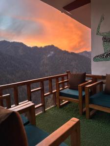 Nazzara - Stay & Café