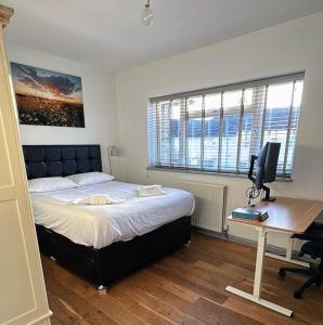 4bedrooms house sleeps14 Garden&Parking Ably Stays