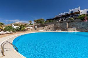 Villa Macaro with Direct Beach Access