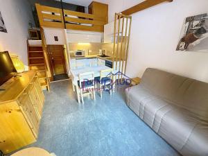 Studio 4 personnes Centre Village - Mezzanine et Balcon Sud - FR-1-854-42