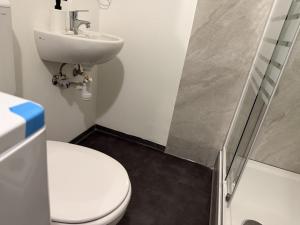 10 Min to City Center by U3 I Design Apt