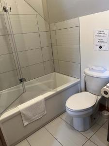 Lakefront - Spa - Pool table - Mistral 154