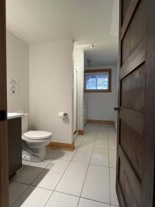 Lakefront - Spa - Pool table - Mistral 154