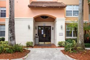 The Yacht Club at Aventura Miami 2203