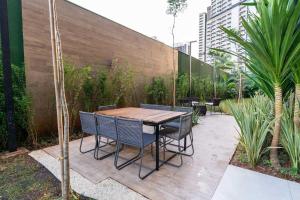 Studio Completo a 100m do Metro Brooklin HM1113