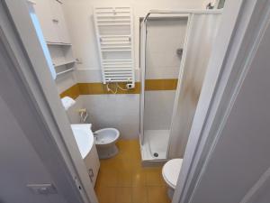Bocaccios Apartment - 2 min from Trevi Fountain