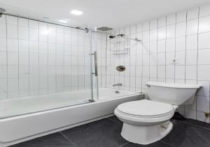 Cozy Studio! Steps to Central Park & Upper E Side!